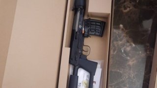 При обыске в квартирах руководителей и участников преступной группы было обнаружено большое количество предметов и вещей, предназначенных для совершения преступления